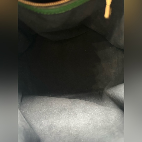 Louis Vuitton Epi Leather Petit Noe Drawstring Shoulder Bag Green & Red​​ - Picture 7 of 10